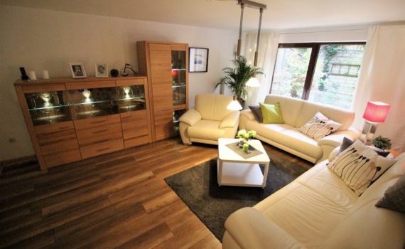 Charmantes Haus Im Besten Zustand Mit Sud West Gartenterrasse In